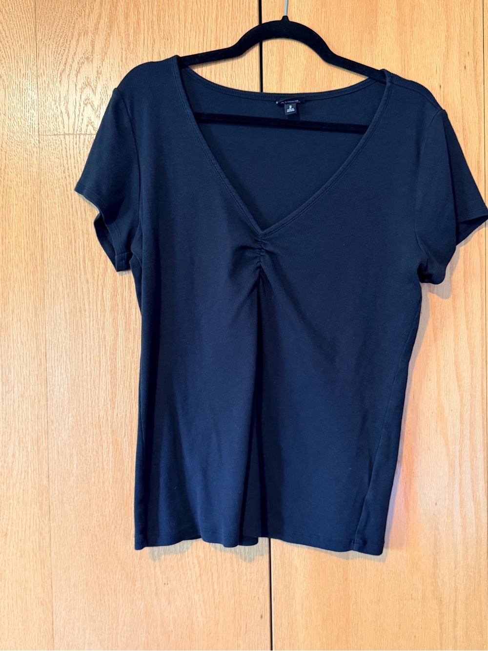 torrid Black V-Neck Short Sleeve Tee with Front Ruching